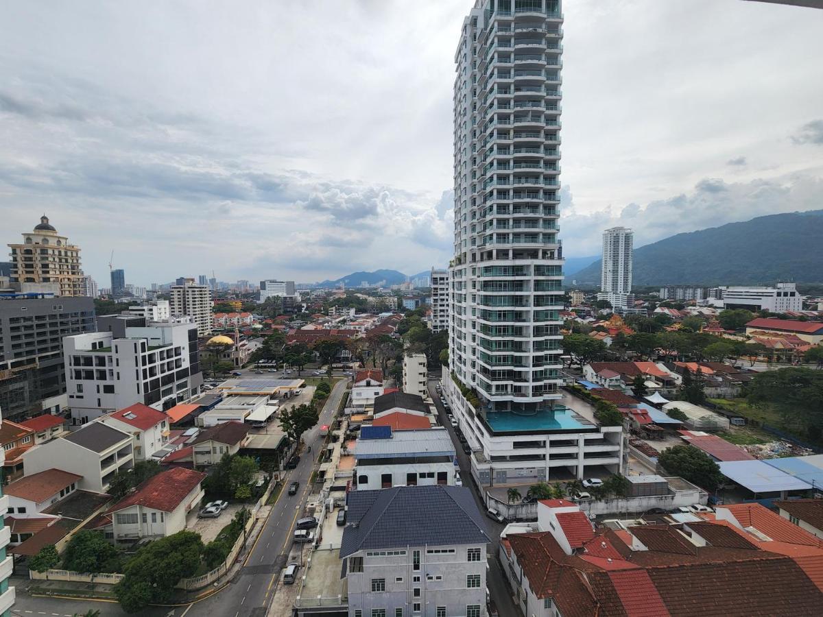 Sunrise Gurney Executive Premium Large * George Town