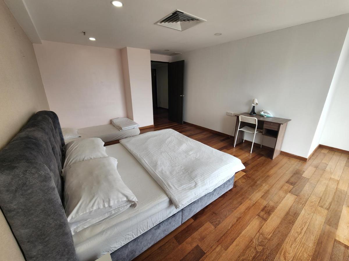 Sunrise Gurney Executive Premium Large George Town