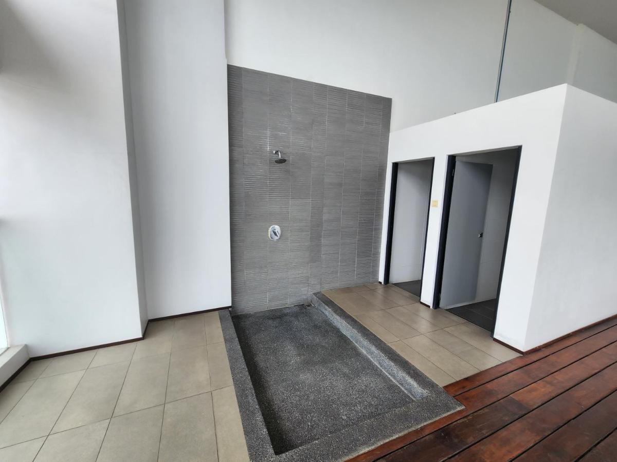 Sunrise Gurney Executive Premium Large Apartment