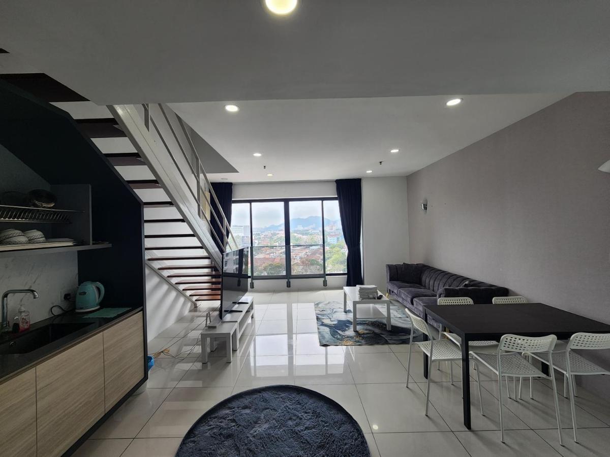 Sunrise Gurney Executive Premium Large Apartment George Town
