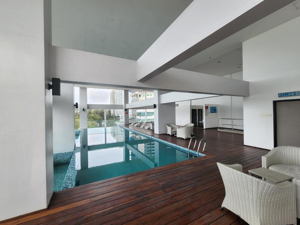 Sunrise Gurney Executive Premium Large Apartment