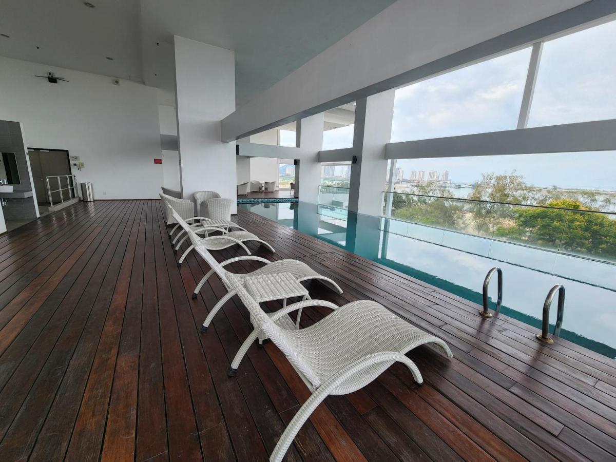 Sunrise Gurney Executive Premium Large Apartment *