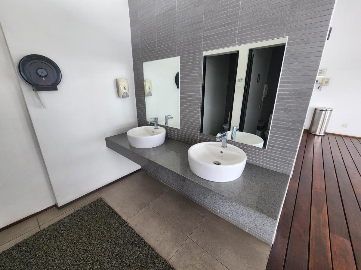 Sunrise Gurney Executive Premium Large Apartment