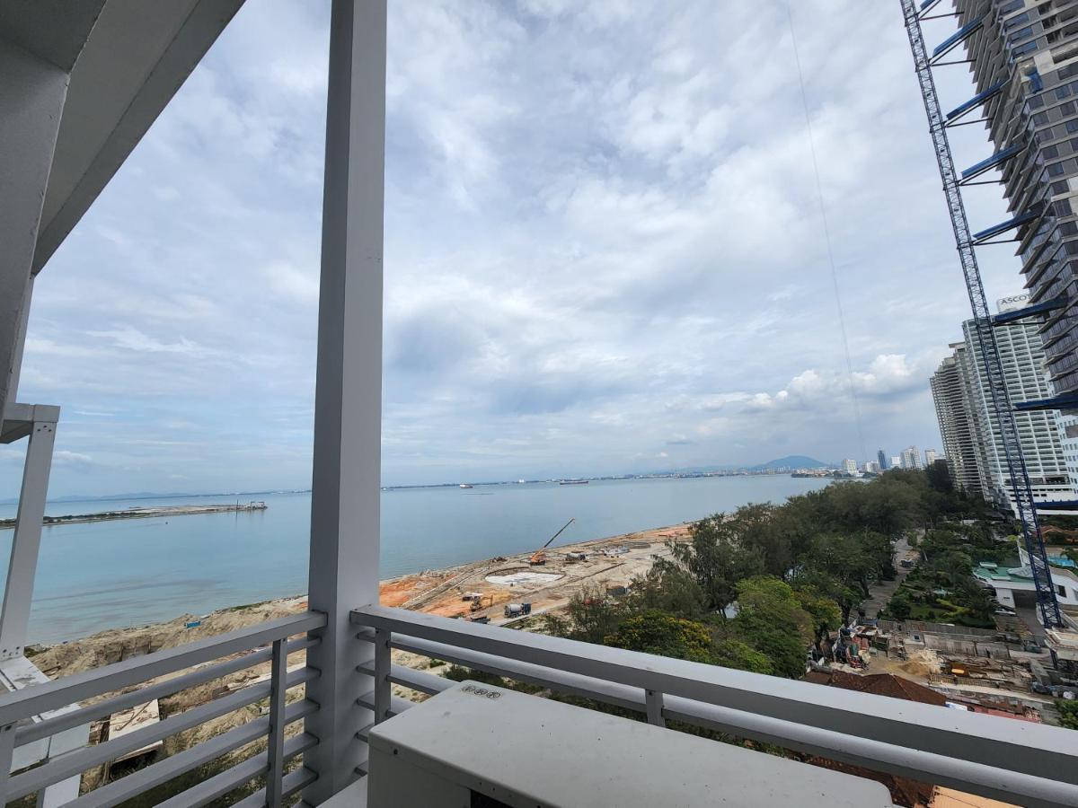 Sunrise Gurney Executive Premium Large Apartment George Town