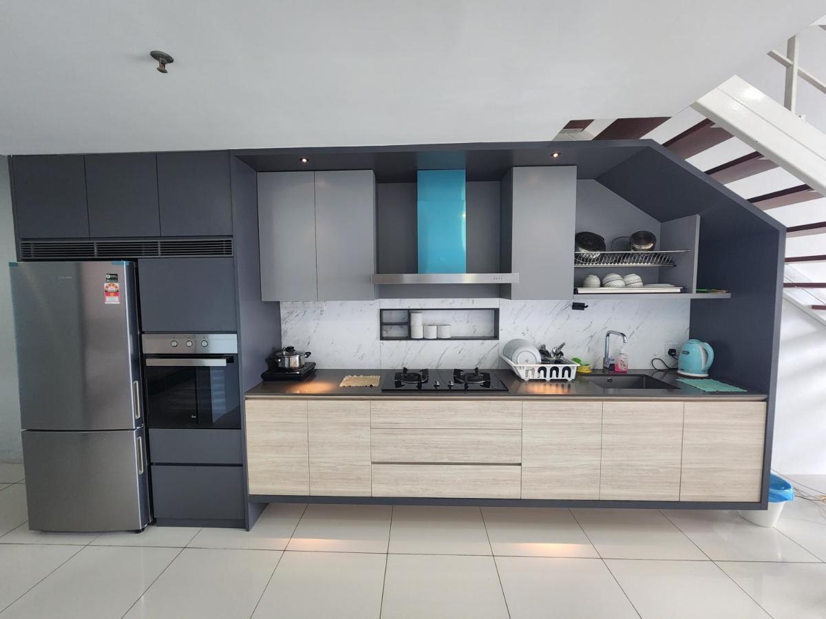 Sunrise Gurney Executive Premium Large Apartment George Town