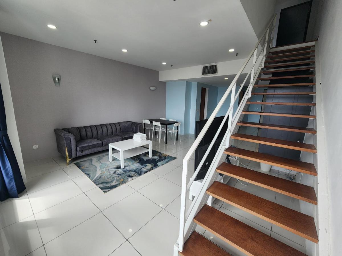 Sunrise Gurney Executive Premium Large Apartment George Town