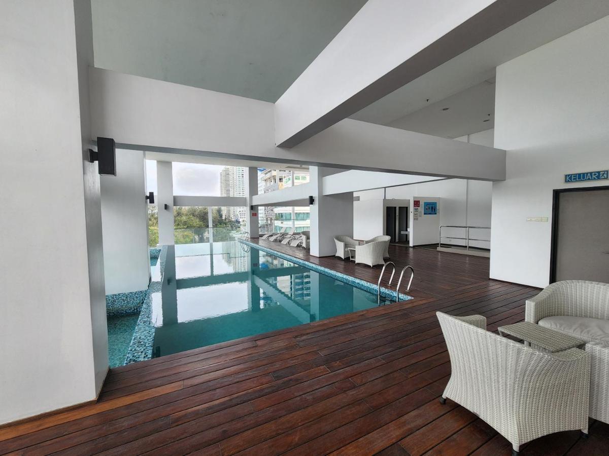 Sunrise Gurney Executive Premium Large Apartment