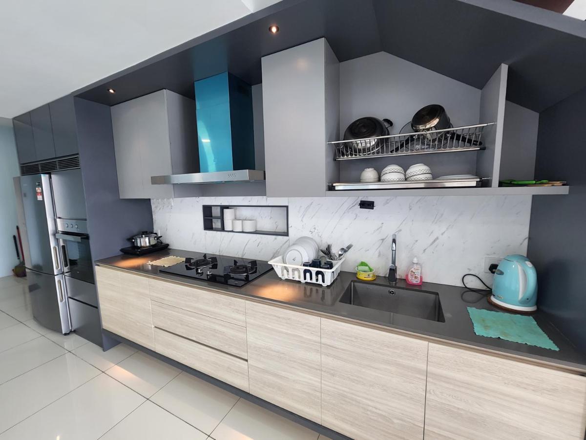 Sunrise Gurney Executive Premium Large Apartment *