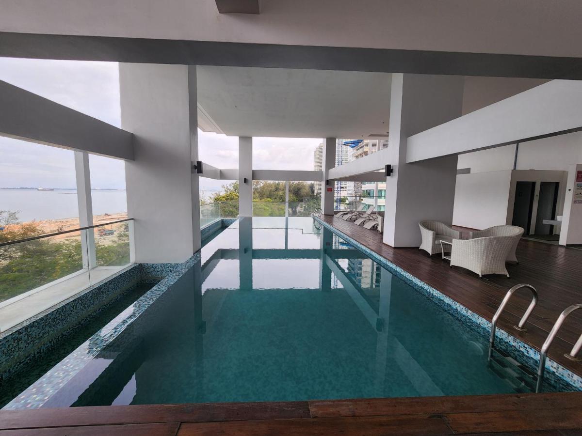 Apartment Sunrise Gurney Executive Premium Large George Town